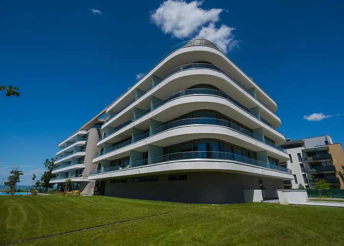 Myflat Wave Botanic Apartment
